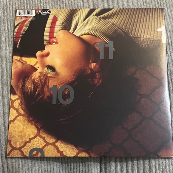 Taylor Swift midnights vinyl (moonstone) - Picture 2 of 6